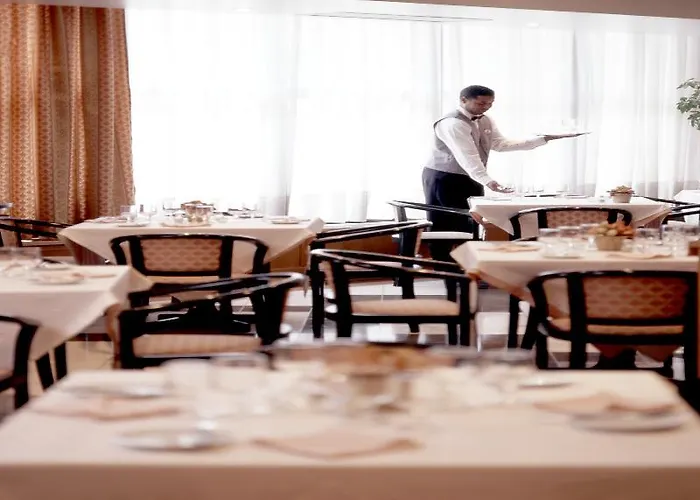 Vip Executive Do Marques فندق 4*