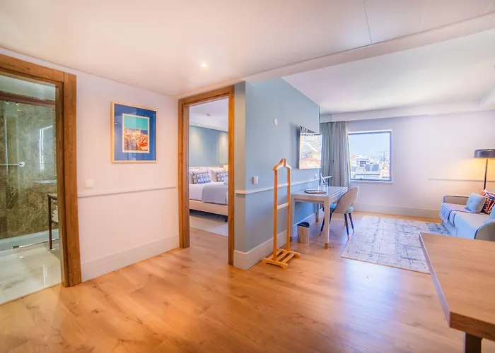 Hotel Vip Executive Do Marques 4*